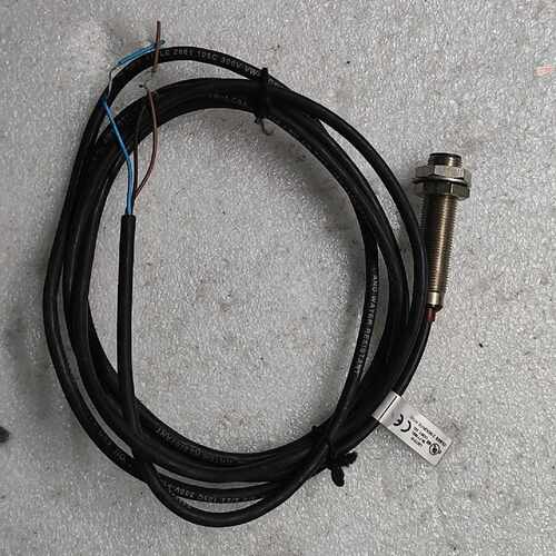 询价-AB接近开关，型号872C-D3NN12-E2，线长3米，黑