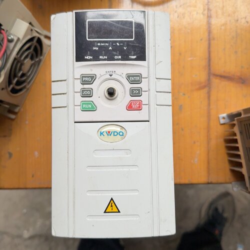 议价康变频器E360-4T3R7G/5R5L，380V三相