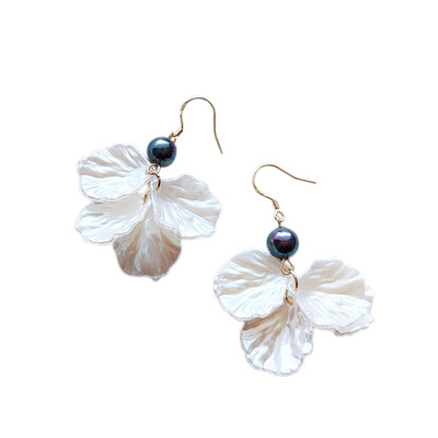 亚克力珠光白色贝壳花朵贝珠耳环