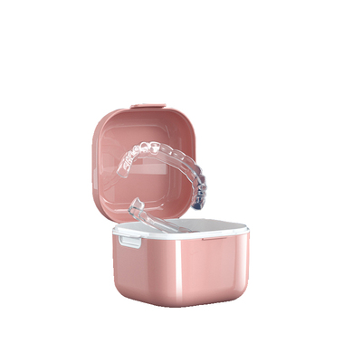 日式牙套收纳盒隐形老人假牙便携儿童正畸保持器清洗盒子随身