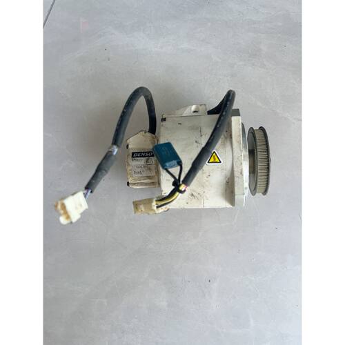 询价DENSO机器人电机MQMA012T2V2，品，成色如图