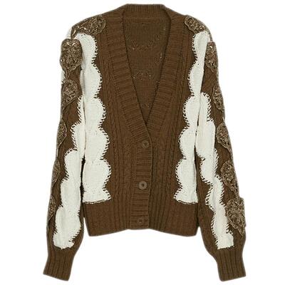 谜底针织开衫女秋冬设计感复古文艺手钩绣花V领宽松毛衫233MZ1257