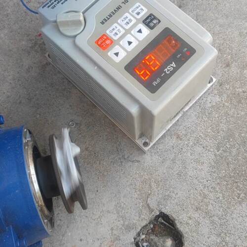 询爱德利变频器AS2- 107   220V0.75KW