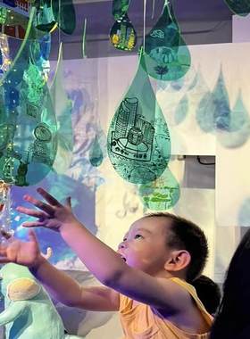 幼儿园环创吊饰水滴形蓝色绿色塑料片展会挂饰手工DIY儿童涂鸦画