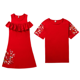 高端不一样亲子装全家福母女连衣裙红裙夏季2025新款一家三四口