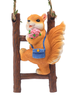 松鼠爬梯子花园幼儿园装饰