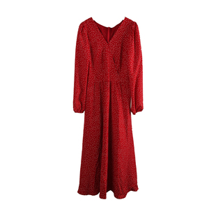 红色V领波点连衣裙女2026年春季新款长袖收腰海边度假沙滩a字裙