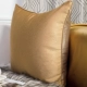 Золотисто -коричневый подушка