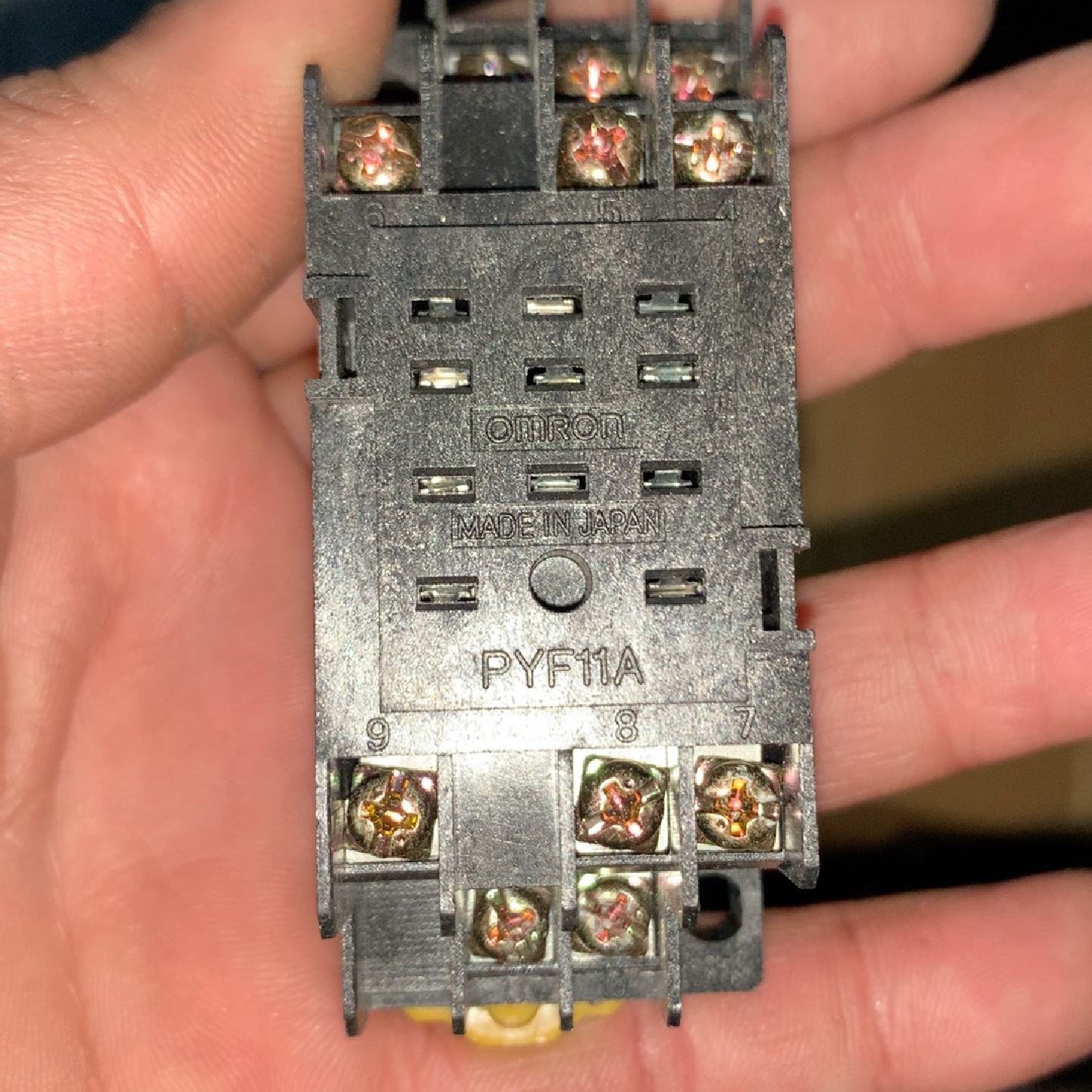议价欧姆龙继电器底座PYF11A-T
