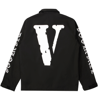 VLONE 衣袖哥特字母背后大V字Logo标语印花教练夹克秋季情侣款