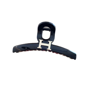 金色字母H抓夹女2024新款高级感发夹大号发量多冬季鲨鱼夹子头饰