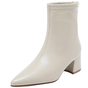 大东女鞋时装靴2025冬季新款时尚百搭简约舒适尖头粗跟通勤女单鞋