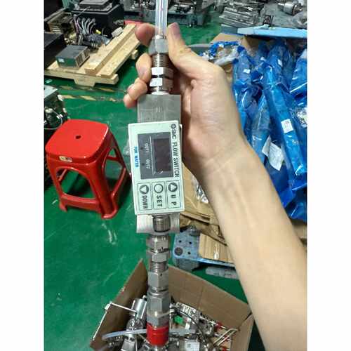 询价下单日本SMC原装水流量开关PF2W720-03-27，带数字显