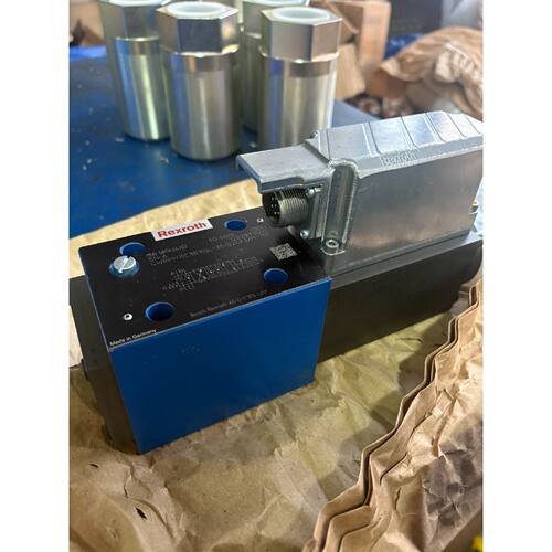 【议价】力士乐比例阀4WRPH10C3100L20G24K0