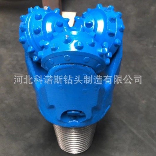 厂家现货直供114mm637镶齿牙轮钻头中心孔内出水打井钻头