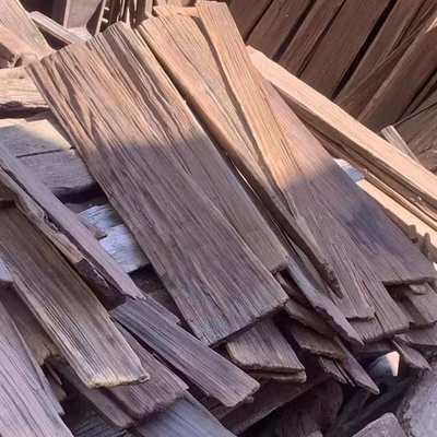 复古老杉木旧木板门头招牌户外木瓦片风化老木板餐饮民宿屋檐装饰