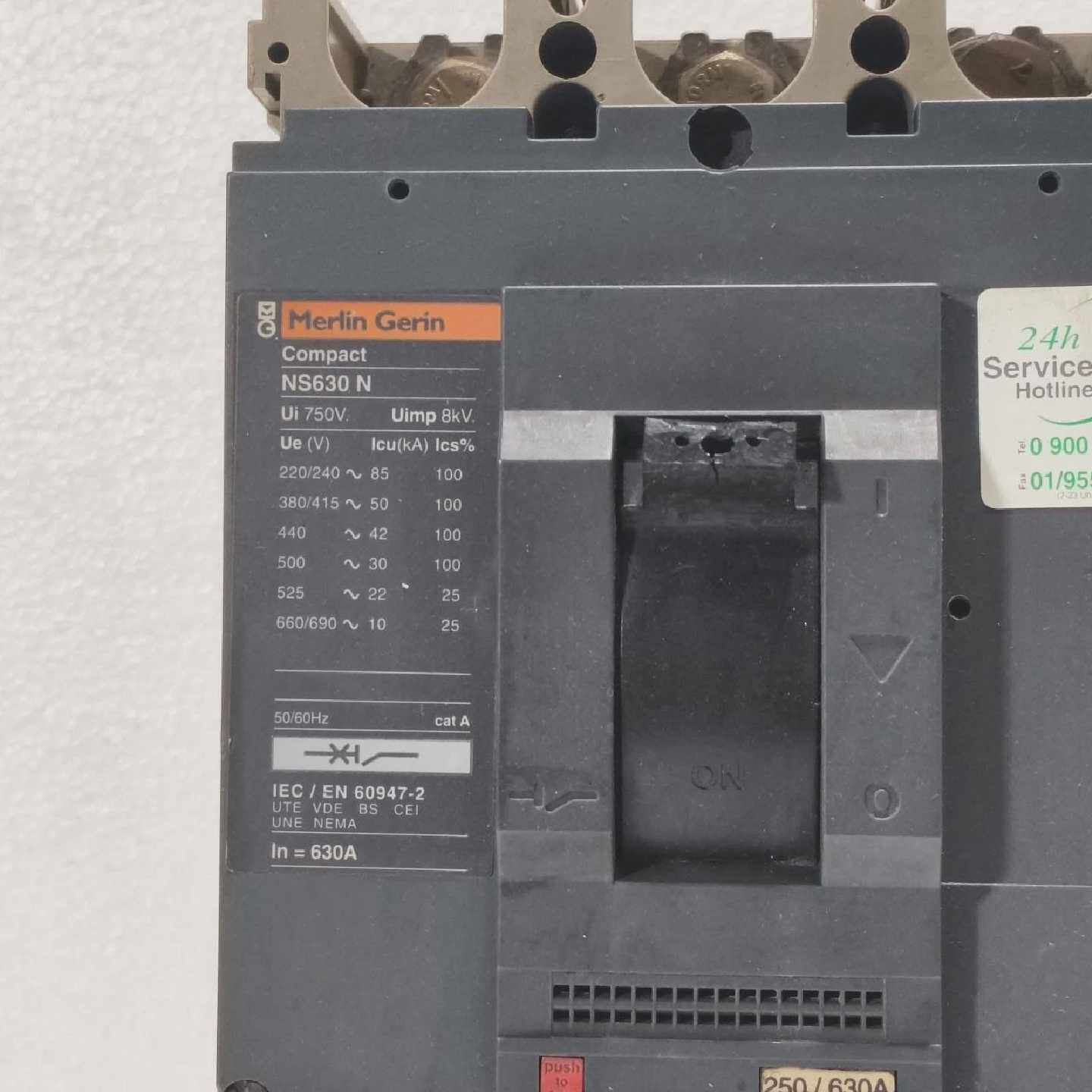 MERLINGERIN小巧型NS630NMCCB250A3杆CIRCUIT断路器带STR23SETRIP