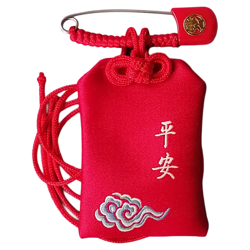 空袋配一个别针和一条挂脖子长绳