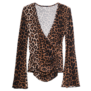 ohmyloli 复古渐变豹纹印花亲肤高弹交叠v领修身型捏褶小衫