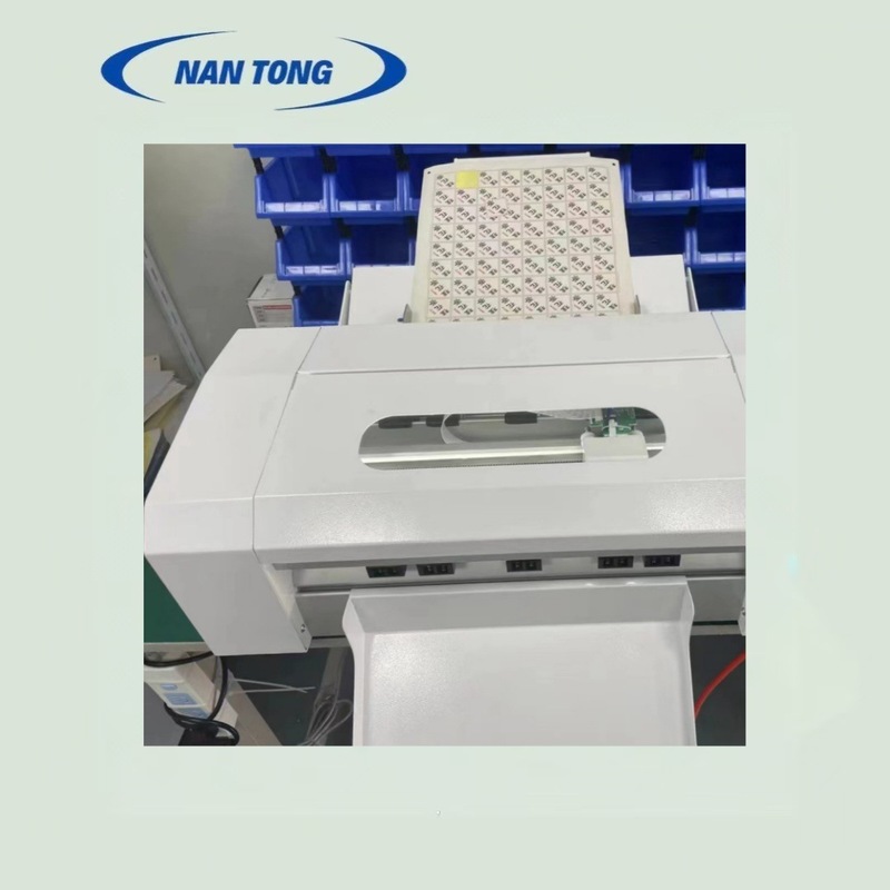 伺服电机不干胶模切机