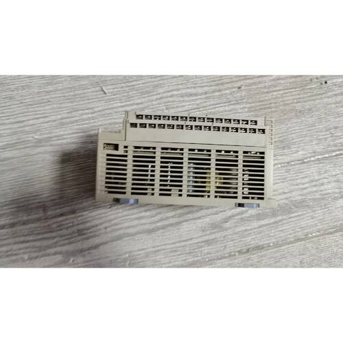 议价PLC FPX0-L40MR-F ，通电正常，一台，