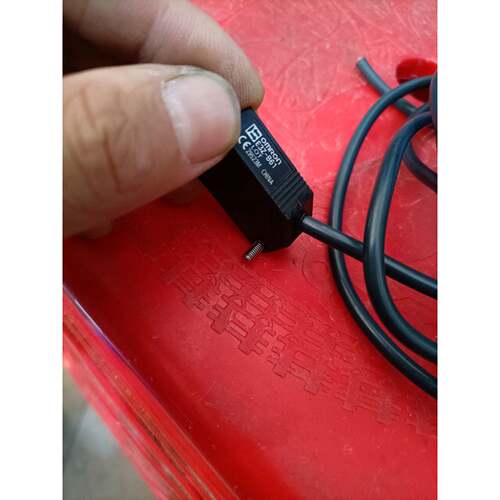 询价E3ZB61光电开关传感器反射感应器