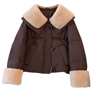 美拉德咖色羊羔毛拼接娃娃翻领羽绒服女2025冬季新短款小个子外套