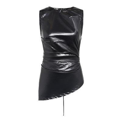 露背结构缎面上衣辣妹