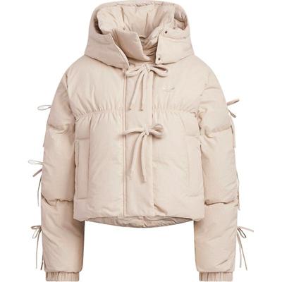 adidas阿迪达斯三叶草女子运动休闲羽绒服KC2610