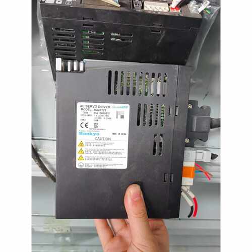 溢价-三协伺服驱动器DA2Z121，AC200-240V输入，正常