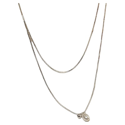 双层叠戴珍珠项链简约气质配饰