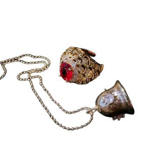 彗星蜂巢鸽血红宝石戒指 织纹雕金 镀18K金 弧形拉丝铃铛锆石项链