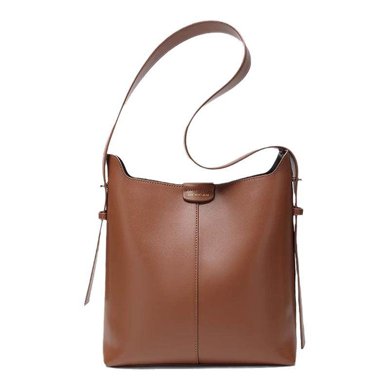 稻草人包包女包2025新款水桶包简约通勤包百搭单肩斜挎包女包正品