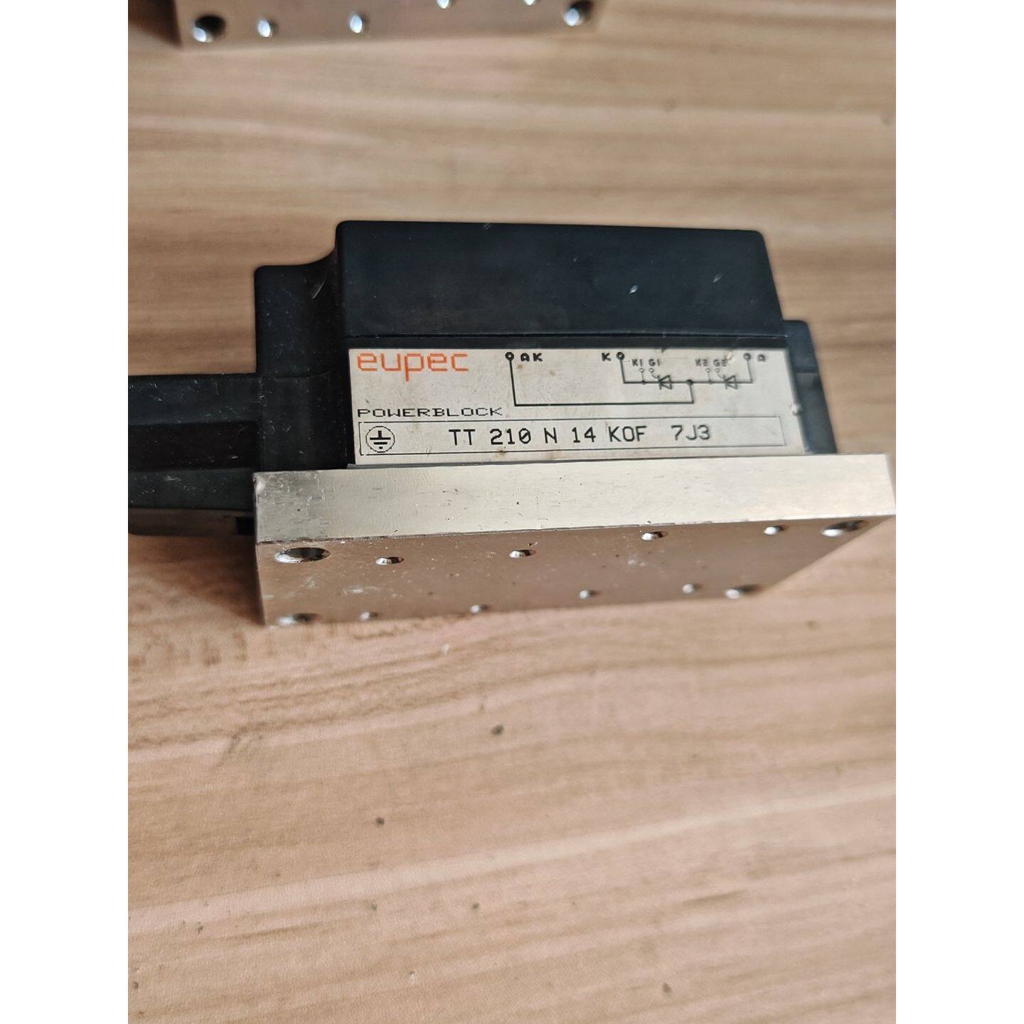 【议价-可维修】eupec模块TT210N14 KOF 7J3新的 /二手均有货