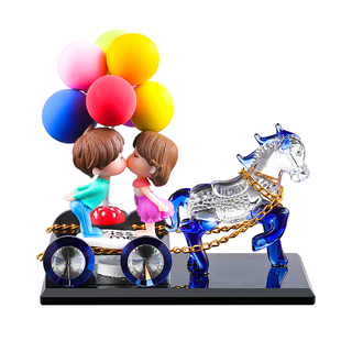 汽车香水摆件新款去异味车载情侣网红水晶马车车内中控台装饰用品