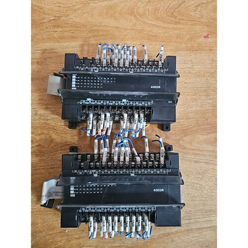 议价欧姆龙PLC扩展模块CP1W-40EDR，功能包好，成色如图