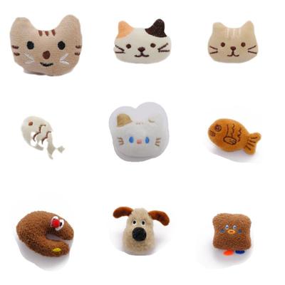 Mkop洞洞鞋配饰毛绒小鱼猫咪鞋花