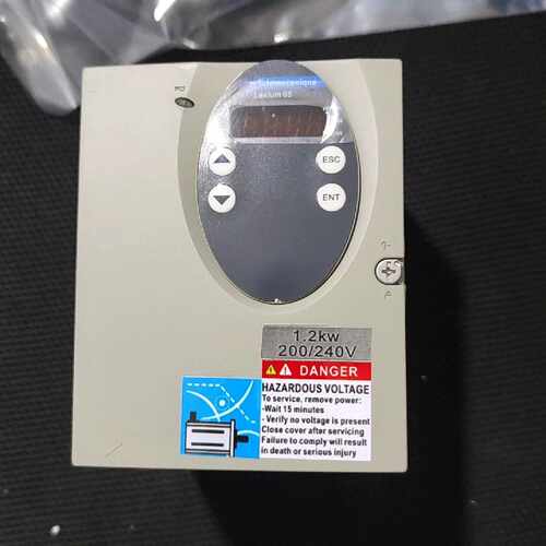 驱动器 LXM05AD17M2，1.2KW，220V，议价