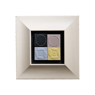 皆川明瓷片装裱 鼓铃装饰画 瓷板画小花砖磁吸装裱纯实木框挂画