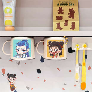 新疆包邮儿童漱口杯刷牙杯牙具镜柜置物架牙桶卫生间创意哪咤新款