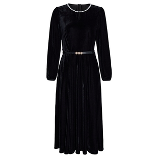 马天奴2026春夏新款钉珠圆领丝绒连衣裙子收腰长袖气质复古法式女