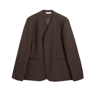 COLN亲亲 这边建议这件无领假两件西装半永久呢 1年4季都可陪着你