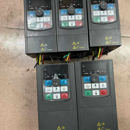 【询价】矢量变频器RS100M-2R2G/4P，RS100MA-5R适用