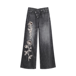 Desigual26秋冬新品斜腰扭扣侧边盘带花卉刺绣女式牛仔裤