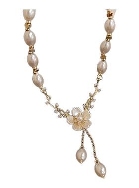 白色椭圆珍珠花朵吊坠项链高级感