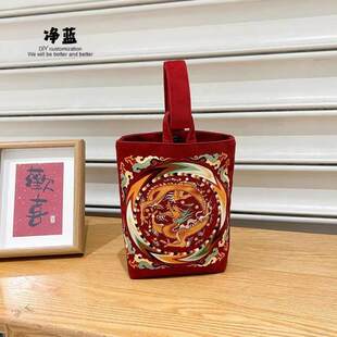 新品 中国风2024龙年春节敦煌团龙手提遛弯水桶包手腕包收纳小布