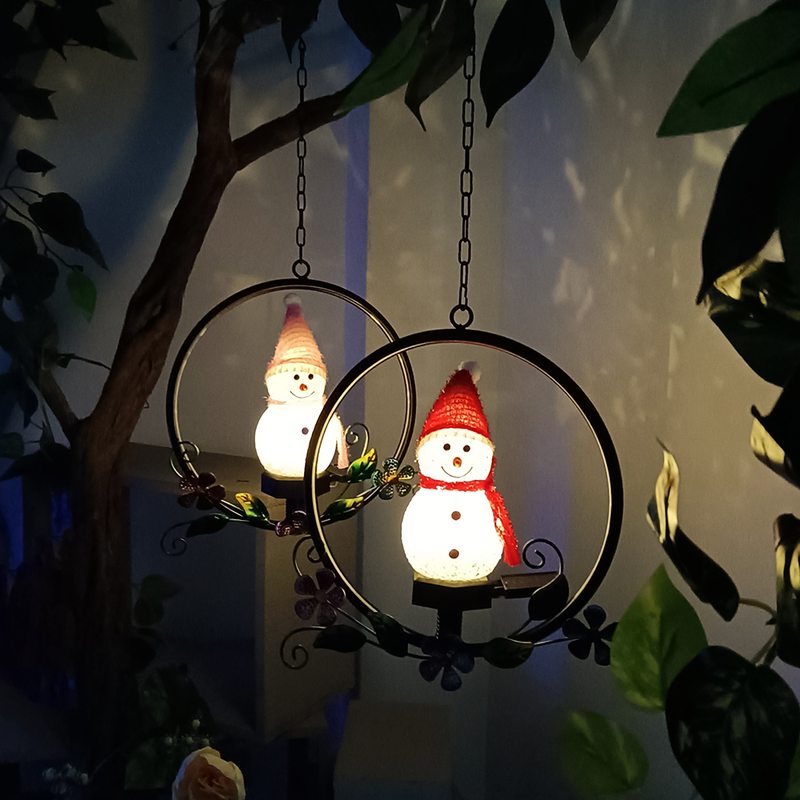 新款太阳能灯户外草坪挂件景观灯现代庭院圣诞雪人装饰风铃氛围灯