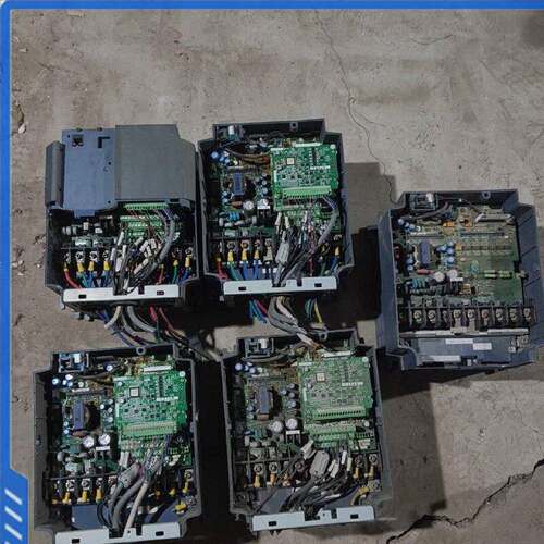 议价可维修拆机电梯拆下来的富士变频器FRN7.5LM1S4X01数量一个HE