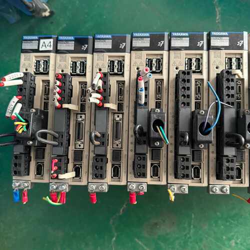 溢价-安川驱动sgd7s-2r8a10a002，400w，