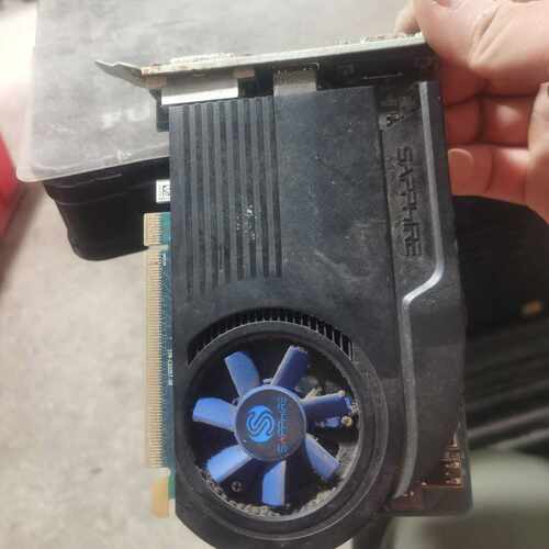 咨询后拍蓝宝石HD6570 1G显卡，拆机件